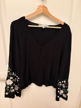 Embroidered Black V-Neck Button Front Top Fairycore cupcakes and cashmere size L